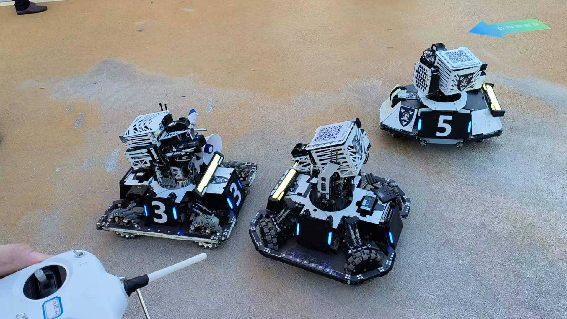3号 步兵机器人赛场风采 1